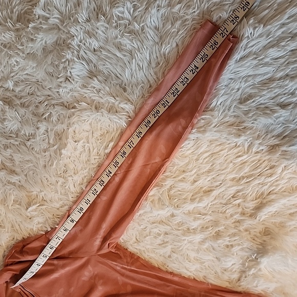 DR 2 Brand New Floral Peach Shirt - Picture 5 of 10